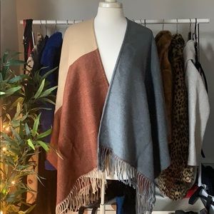 Reversible 2-way poncho stole